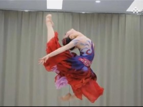 中国著名歌舞编导夏冰山水恋三部曲： 野山灵、郁江号、喜盈轿