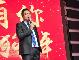 爱菲尔婚礼会馆：逐光而行打造最美婚礼堂