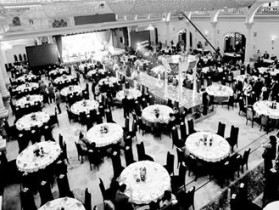 不选“指定婚庆”就额外交钱 进场费成婚宴潜规则